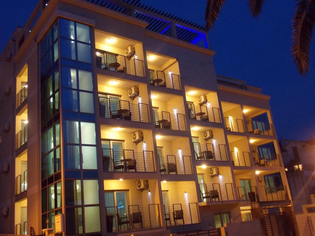 Apartments And Rooms Grand Palazzo Μπούντβα Εξωτερικό φωτογραφία