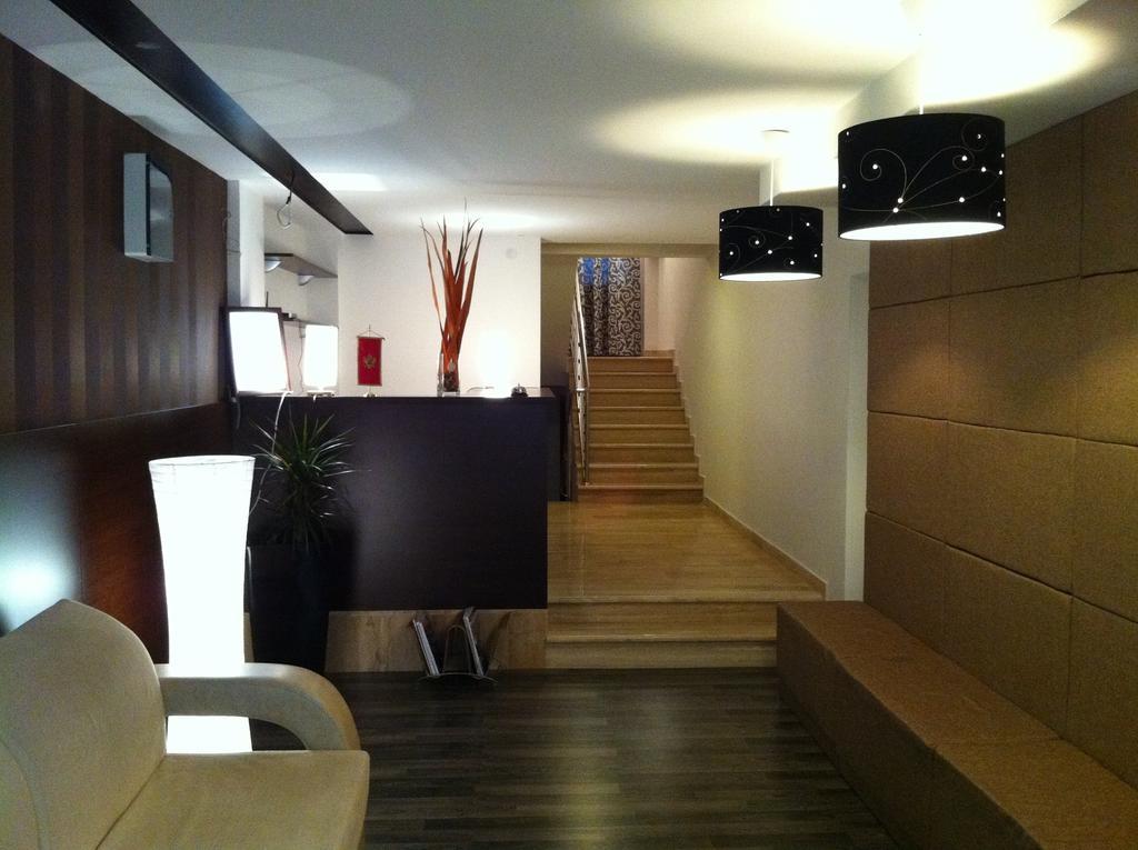 Apartments And Rooms Grand Palazzo Μπούντβα Εξωτερικό φωτογραφία