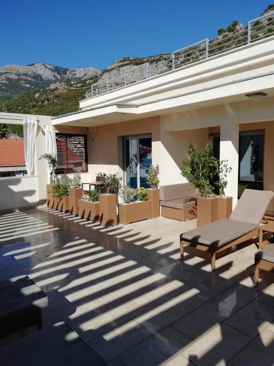Apartments And Rooms Grand Palazzo Μπούντβα Εξωτερικό φωτογραφία