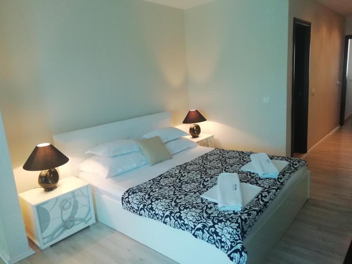 Apartments And Rooms Grand Palazzo Μπούντβα Εξωτερικό φωτογραφία