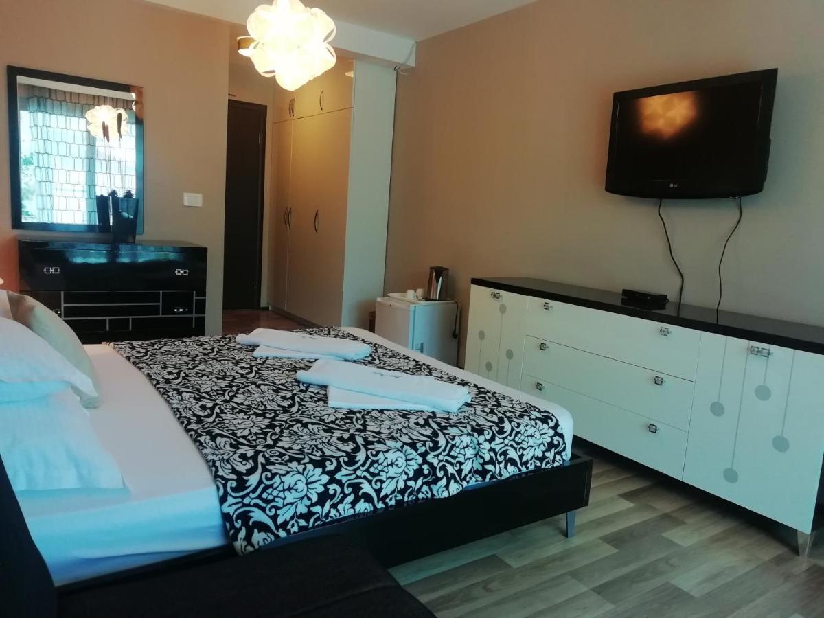 Apartments And Rooms Grand Palazzo Μπούντβα Εξωτερικό φωτογραφία