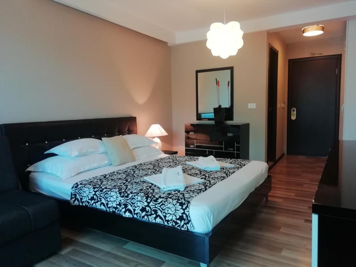Apartments And Rooms Grand Palazzo Μπούντβα Εξωτερικό φωτογραφία